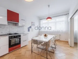 Pronájem bytu 3+1, Praha, Záhřebská, 95 m2