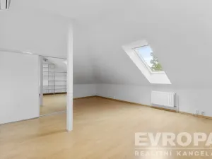 Pronájem rodinného domu, Průhonice, U Cihelny, 237 m2