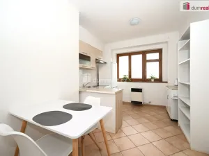 Prodej bytu 2+1, Praha - Karlín, Pernerova, 44 m2