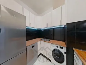 Prodej bytu 2+kk, Praha - Smíchov, Štefánikova, 56 m2