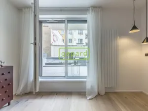 Pronájem bytu 1+kk, Praha, Krymská, 24 m2