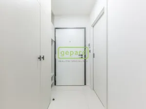 Pronájem bytu 1+kk, Praha, Krymská, 24 m2