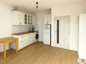 Pronájem bytu 1+kk, Praha, Vavřenova, 24 m2