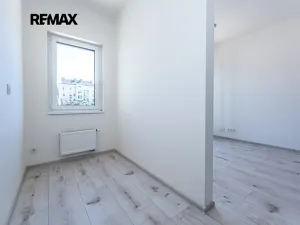 Pronájem bytu 1+kk, Praha - Hostivař, Arnošta Staňka, 29 m2