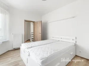Pronájem bytu 2+kk, Praha - Vršovice, Petrohradská, 60 m2