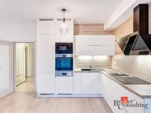 Pronájem bytu 4+kk, Praha - Karlín, U Mlýnského kanálu, 87 m2