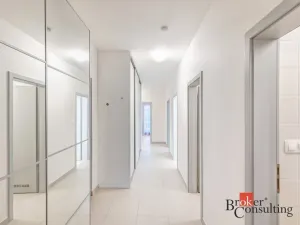 Pronájem bytu 4+kk, Praha - Karlín, U Mlýnského kanálu, 87 m2
