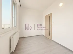 Pronájem bytu 2+kk, Jindřichův Hradec - Jindřichův Hradec III, sídliště Vajgar, 31 m2