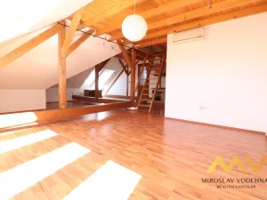 Pronájem bytu 2+kk, Hradec Králové - Pražské Předměstí, Nerudova, 65 m2