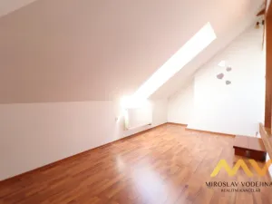 Pronájem bytu 2+kk, Hradec Králové - Pražské Předměstí, Nerudova, 65 m2