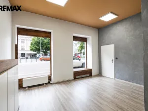 Pronájem obchodního prostoru, Hradec Králové, třída Karla IV., 121 m2