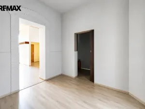 Pronájem obchodního prostoru, Hradec Králové, třída Karla IV., 121 m2