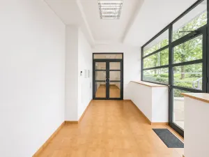 Pronájem obchodního prostoru, Kralupy nad Vltavou, Palackého nám., 135 m2