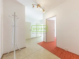 Pronájem bytu 4+1, Praha, U zeleného ptáka, 84 m2