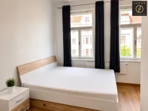 Pronájem bytu 1+kk, Praha - Bubeneč, Korunovační, 25 m2