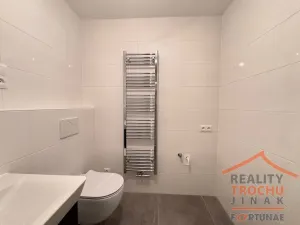 Pronájem bytu 1+kk, Hradec Králové, Pod Zámečkem, 27 m2