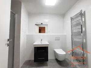 Pronájem bytu 1+kk, Hradec Králové, Pod Zámečkem, 27 m2