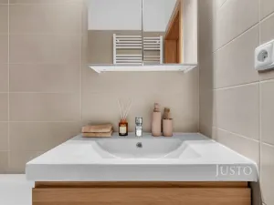 Prodej bytu 3+kk, Praha - Uhříněves, Oty Bubeníčka, 57 m2