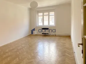 Prodej bytu 1+kk, Praha, Za poštou, 32 m2