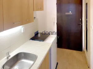 Prodej bytu 1+kk, Praha, Za poštou, 32 m2
