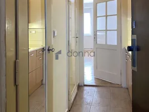 Prodej bytu 1+kk, Praha, Za poštou, 32 m2