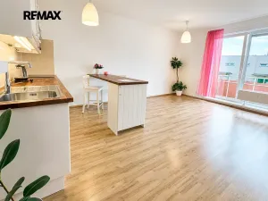 Pronájem bytu 1+kk, Praha - Uhříněves, Blšanecká, 32 m2