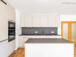 Pronájem kanceláře, Praha - Nusle, Mojmírova, 140 m2