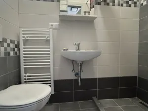 Pronájem bytu 1+1, Praha - Strašnice, Královická, 34 m2