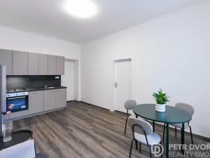Prodej bytu 3+kk, Praha - Karlín, U invalidovny, 71 m2