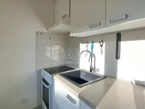 Pronájem bytu 2+1, Praha - Břevnov, Šantrochova, 54 m2