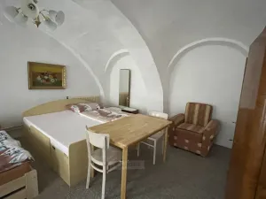 Prodej činžovního domu, Velešín, náměstí J. V. Kamarýta, 342 m2