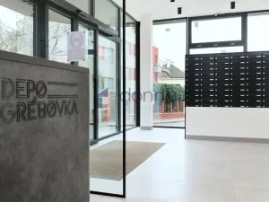 Pronájem bytu 2+kk, Praha, Perucká, 37 m2