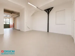 Prodej bytu 4+1, Karlovy Vary - Rybáře, nám. 17. listopadu, 105 m2