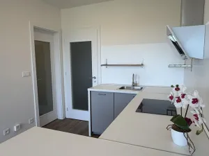 Pronájem bytu 1+kk, Praha - Černý Most, Arnošta Valenty, 38 m2