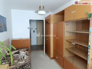 Pronájem bytu 3+1, Praha - Horní Počernice, Komárovská, 68 m2