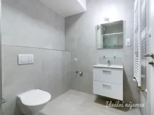 Pronájem bytu 1+kk, Praha - Vysočany, Poděbradská, 33 m2
