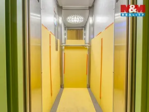 Pronájem bytu 3+kk, Praha - Karlín, U Sluncové, 65 m2