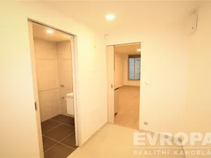 Pronájem bytu 1+kk, Praha - Libeň, Kurta Konráda, 34 m2
