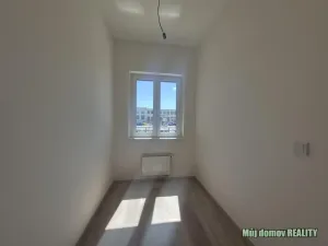 Pronájem bytu 2+kk, Praha - Hostivař, U továren, 31 m2