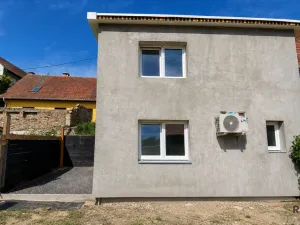 Prodej rodinného domu, Hluboké Mašůvky, 54 m2