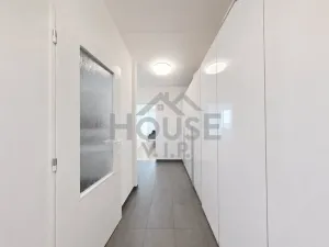 Prodej bytu 2+kk, Praha, K rovinám, 46 m2