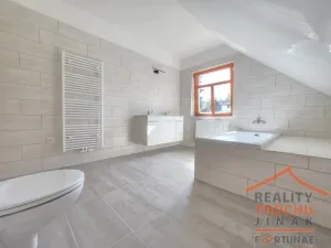 Prodej rodinného domu, Stárkov, 230 m2