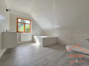 Prodej rodinného domu, Stárkov, 230 m2
