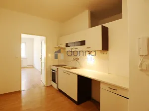 Pronájem bytu 2+kk, Praha, Podbabská, 47 m2