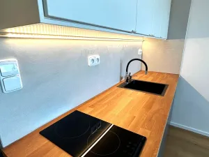 Pronájem bytu 1+kk, Praha, Kyselova, 28 m2