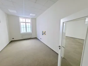 Pronájem kanceláře, Praha - Smíchov, Nádražní, 124 m2