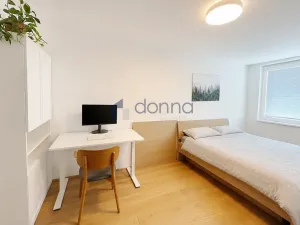 Pronájem bytu 3+kk, Praha, Vodnická, 84 m2