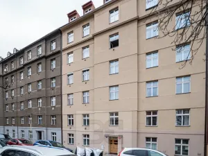 Pronájem bytu 1+kk, Praha - Vinohrady, Na Folimance, 28 m2