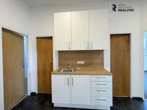 Pronájem kanceláře, Karlovy Vary, T. G. Masaryka, 35 m2