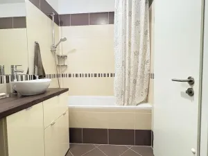 Pronájem bytu 2+kk, Praha, Modenská, 60 m2